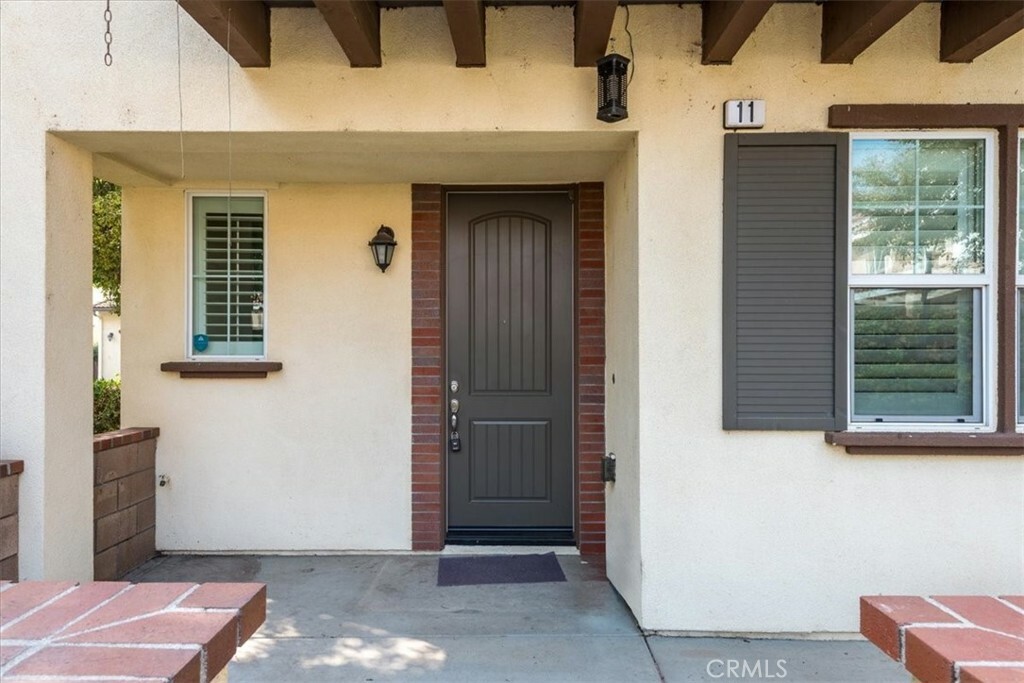 Property Photo:  665 E Riverside Drive 11  CA 91761 