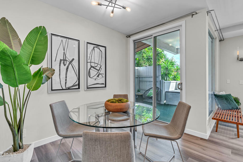 Property Photo:  7250 Franklin Avenue 117  CA 90046 