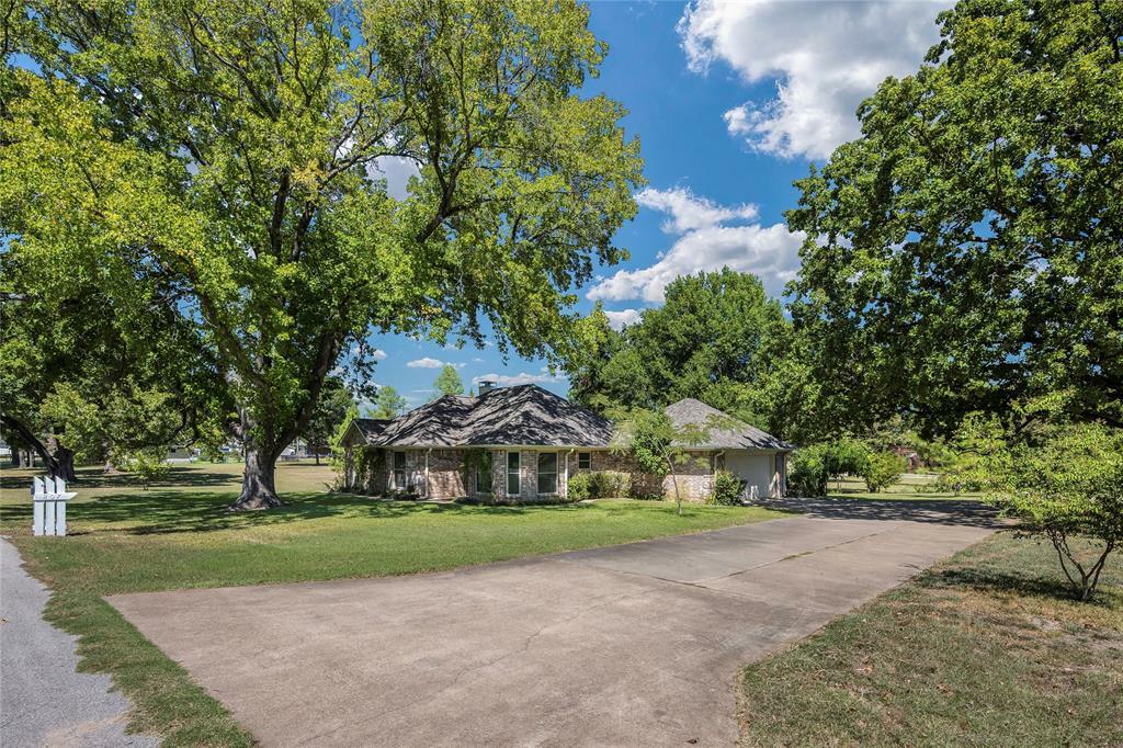 Property Photo:  207 Tanglewood Drive  TX 75143 