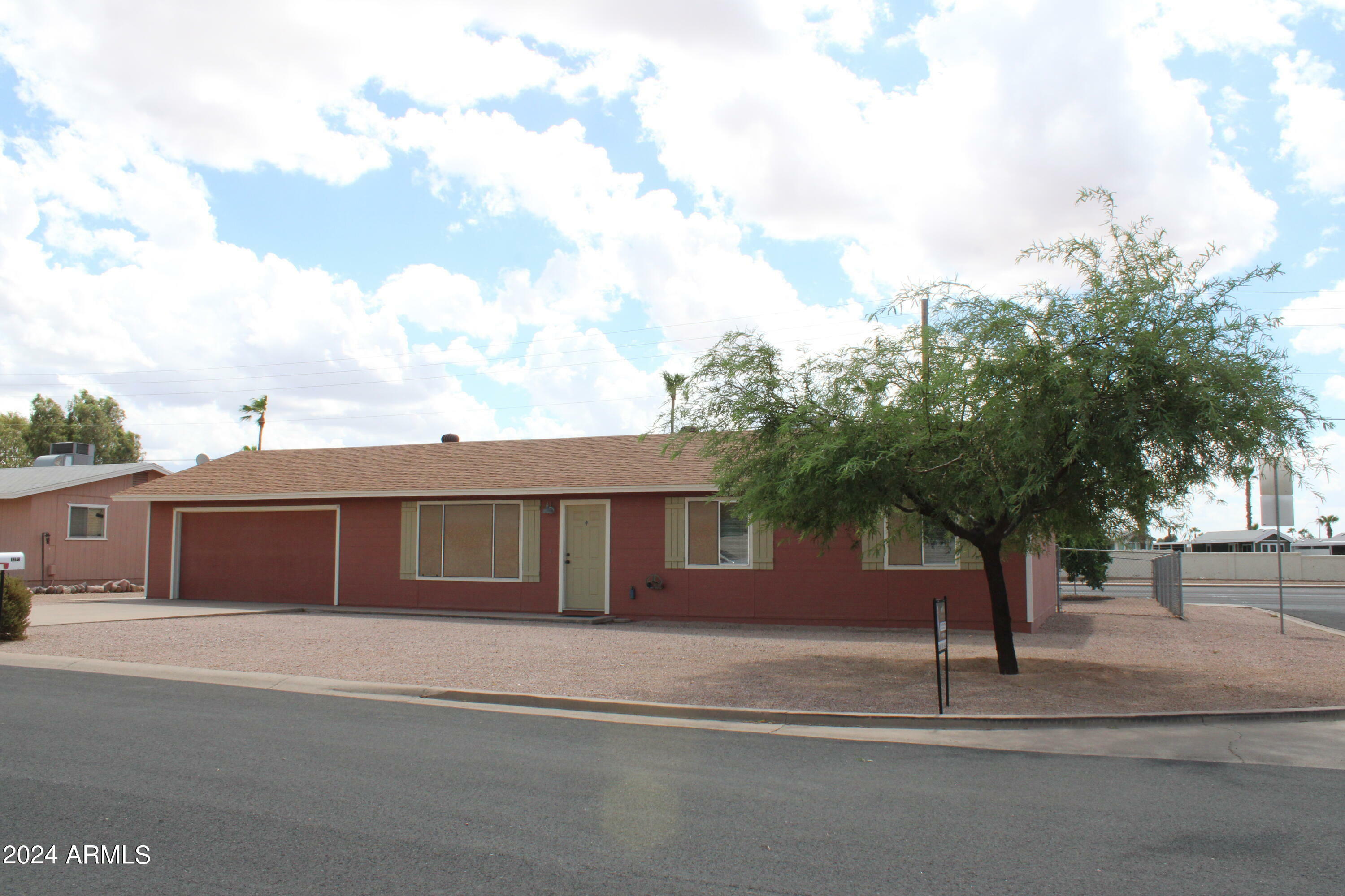 Property Photo:  1391 W 7th Avenue  AZ 85120 