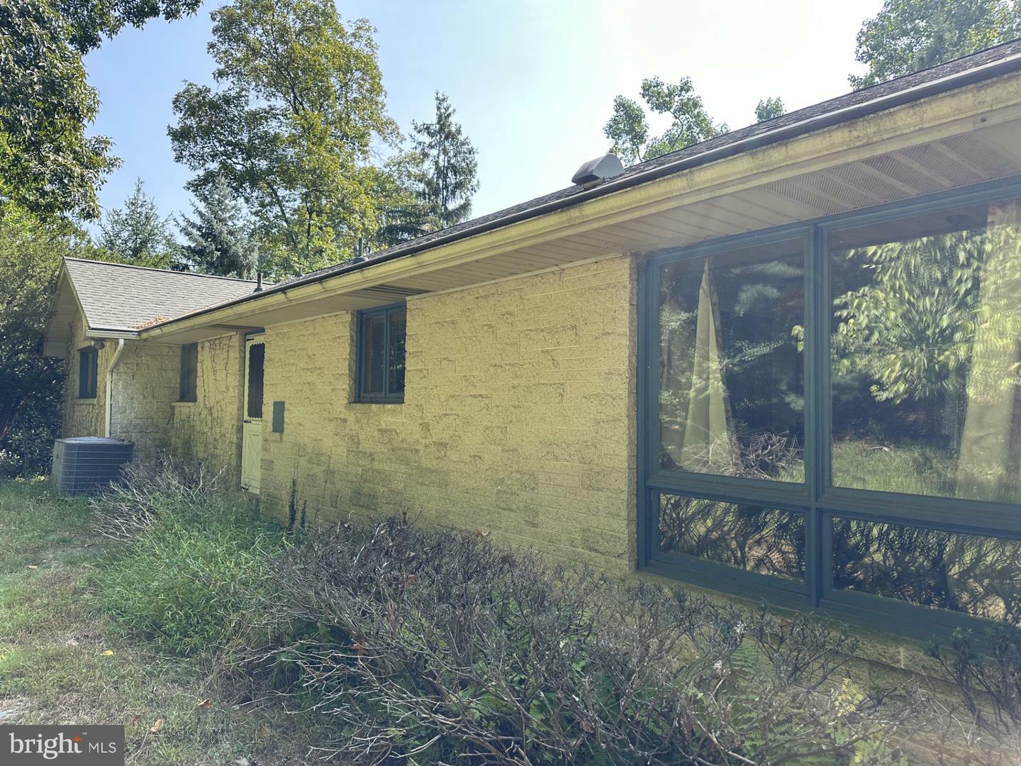 Property Photo:  6000 Doris View Drive  PA 17112 