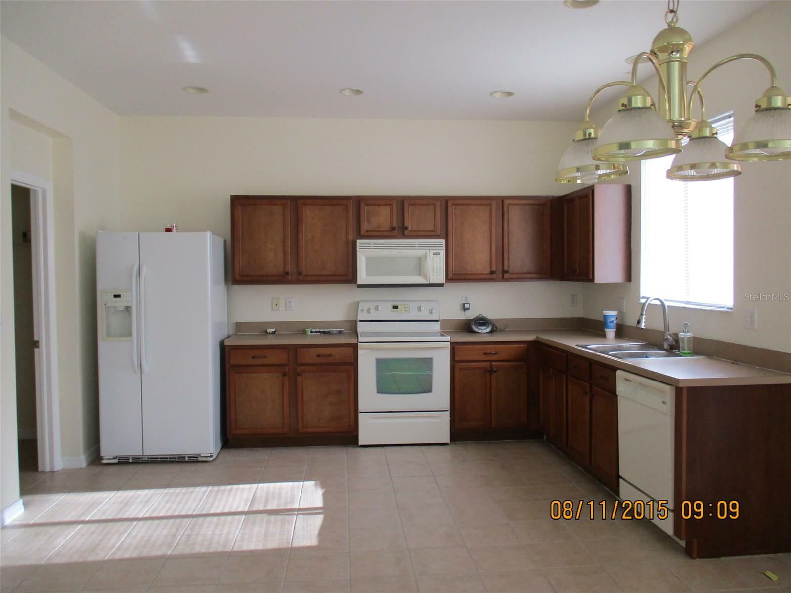 Property Photo:  1076 Venture Court  FL 33983 