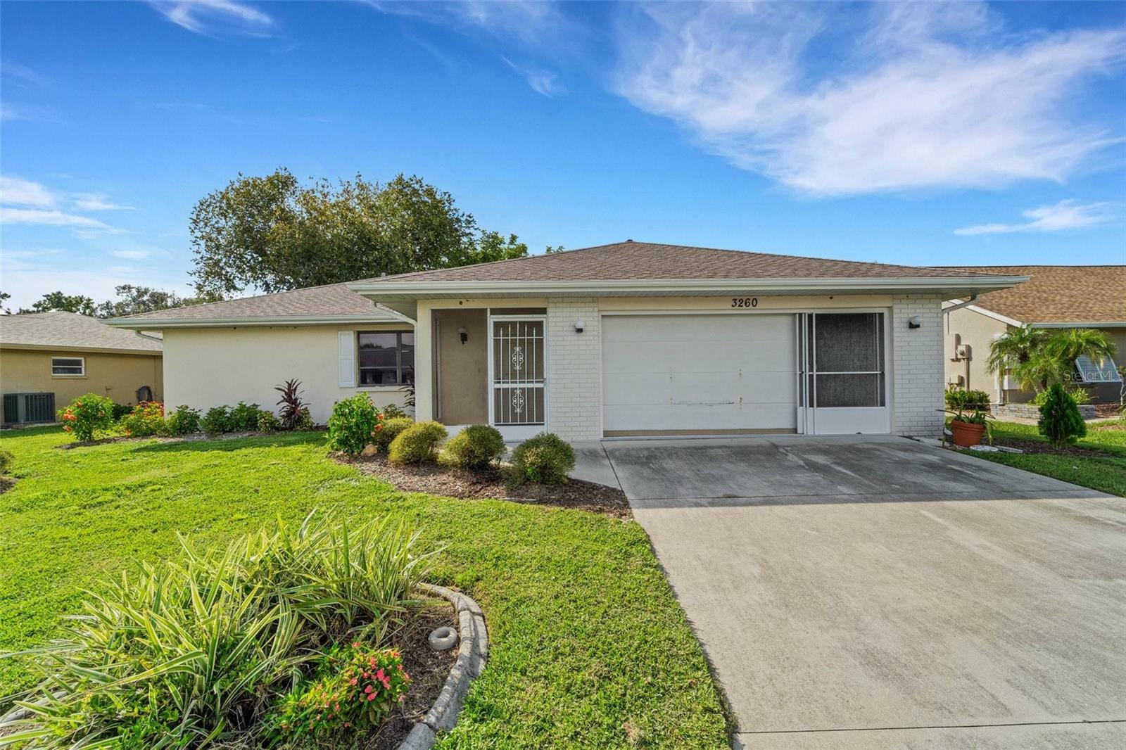 Property Photo:  3260 Meadow Run Drive  FL 34293 