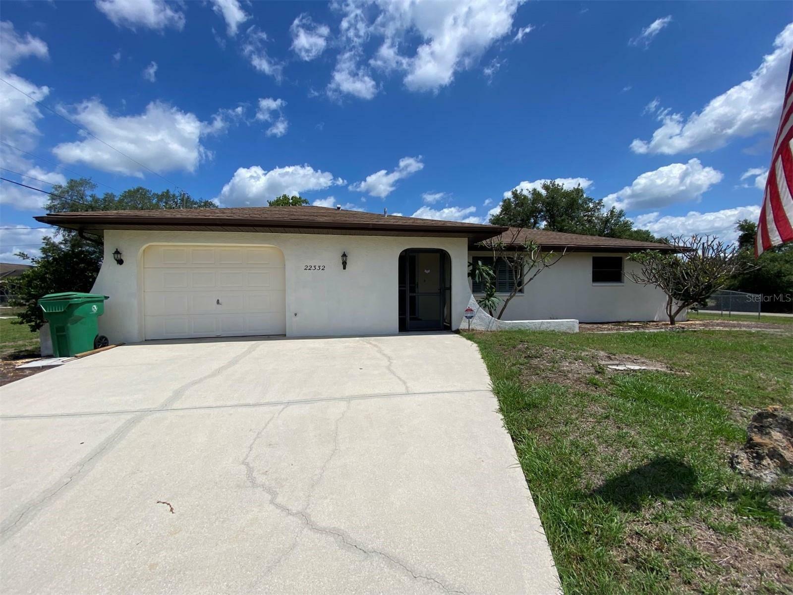 Property Photo:  22332 Hallstead Avenue  FL 33952 