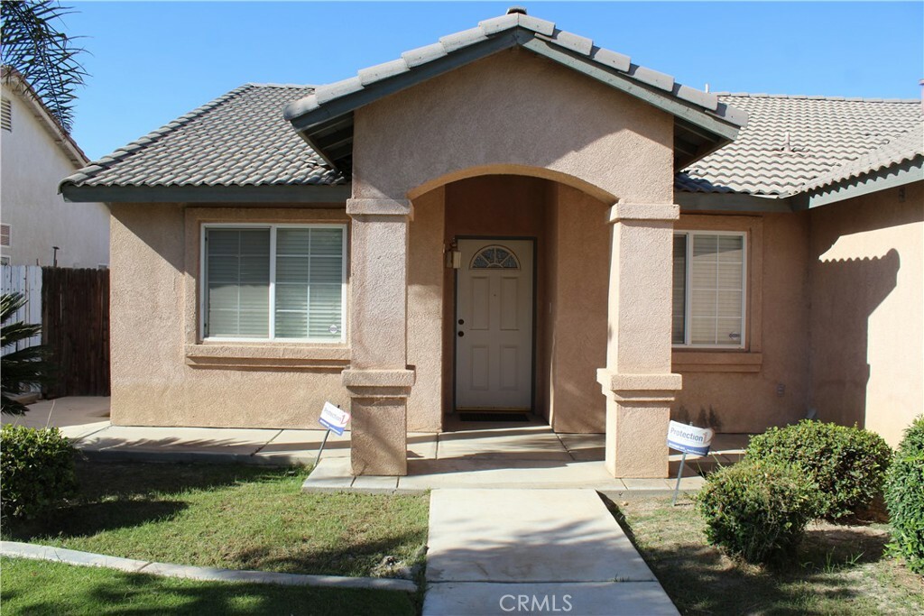Property Photo:  4116 Silver Maple Court  CA 93313 