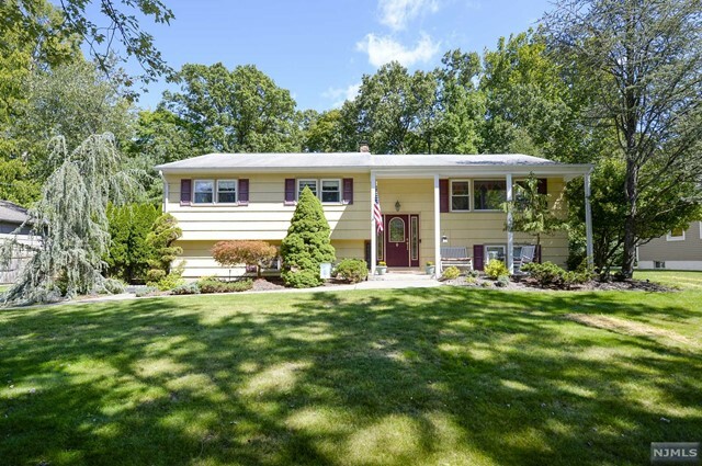 Property Photo:  71 Thackeray Road  NJ 07436 