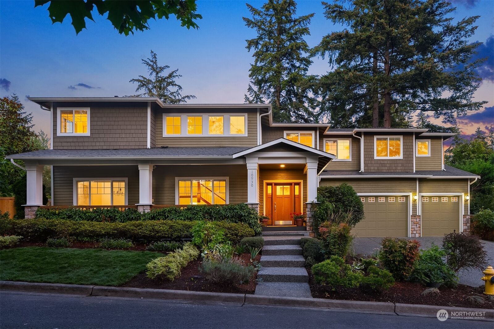 Property Photo:  10930 103rd Avenue NE  WA 98033 