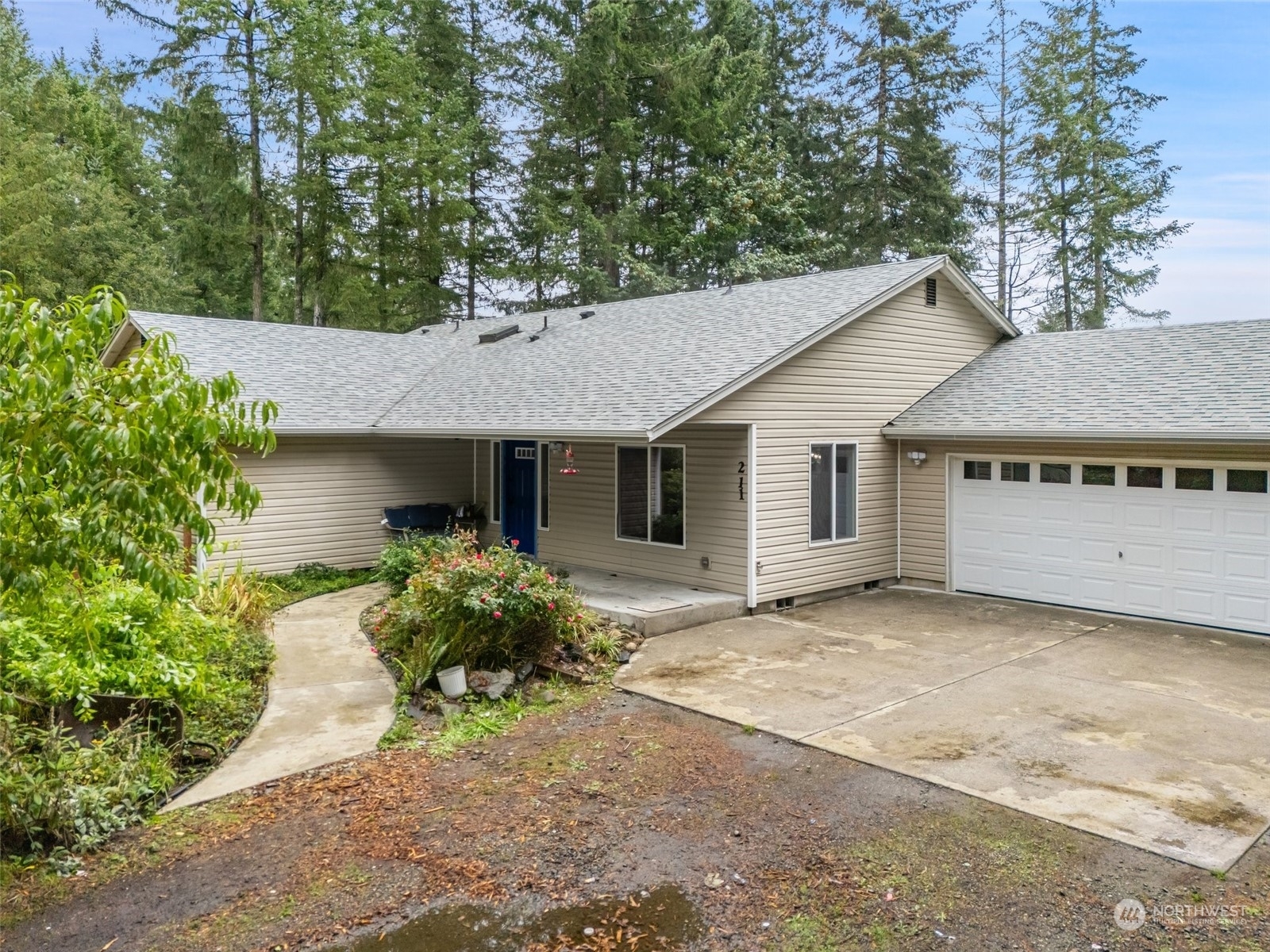 211 W Dayton Trails Drive  Shelton WA 98584 photo