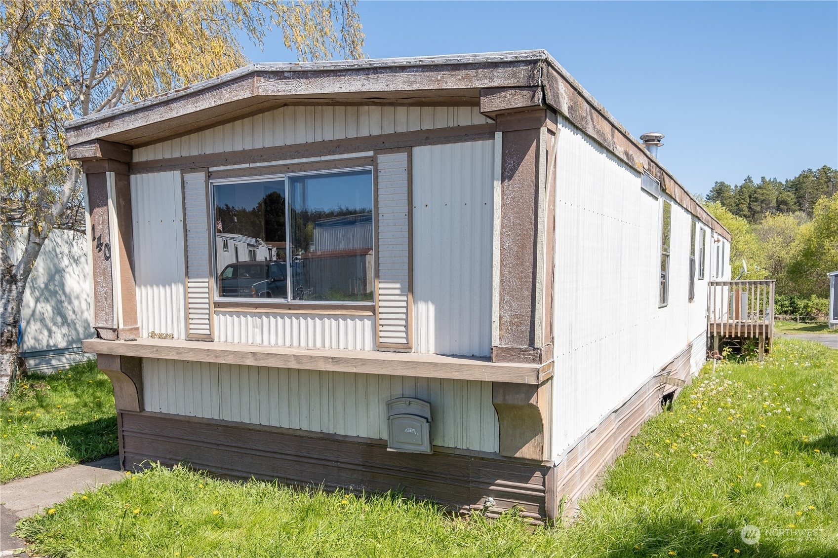 Property Photo:  1320 N Oak Harbor Street 140  WA 98277 