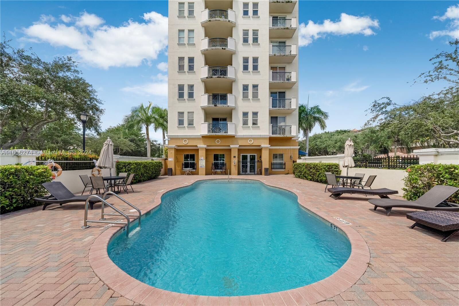 Property Photo: 9021 SW 94th St 509 FL 33176