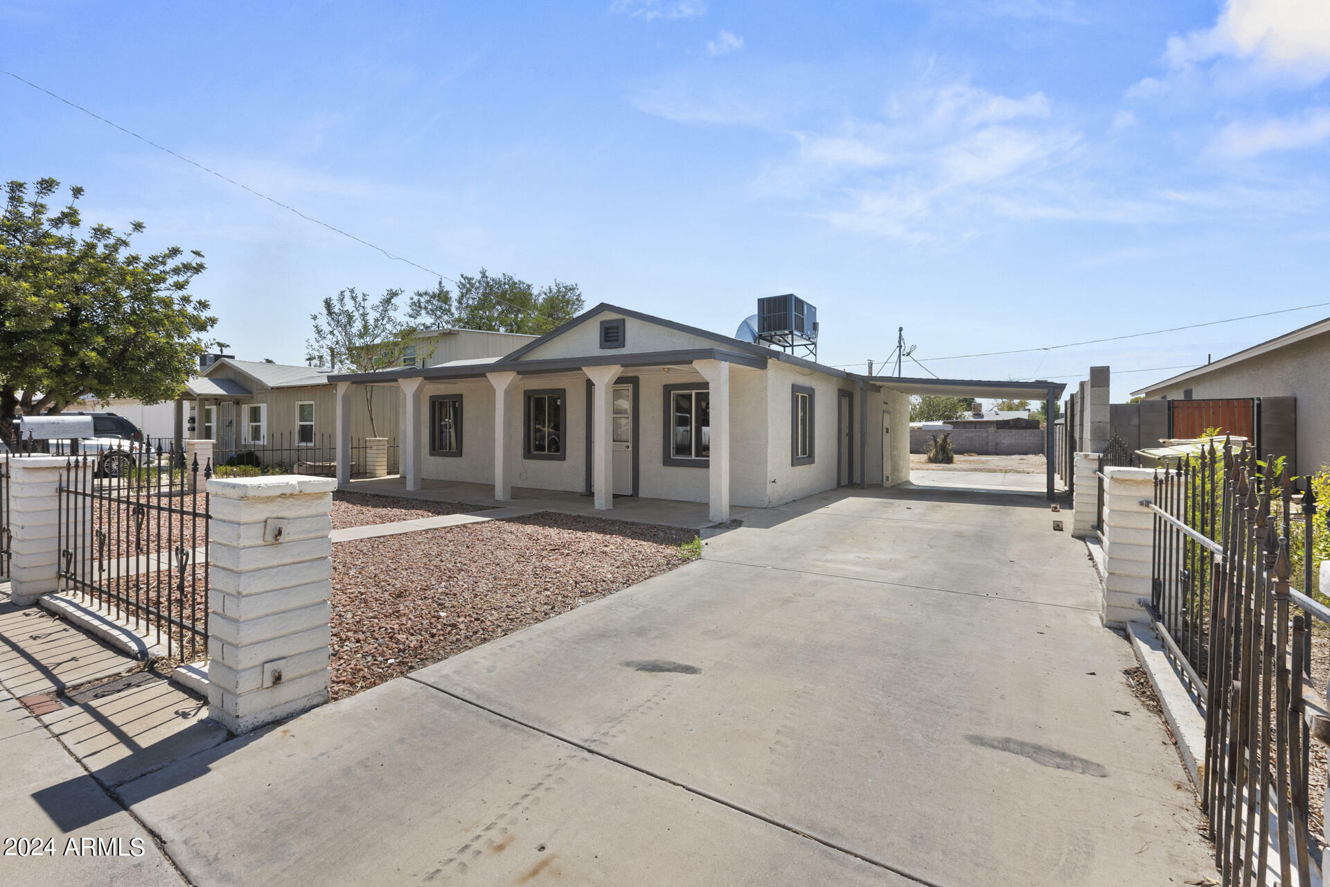 Property Photo: 5325 W Gardenia Avenue AZ 85301