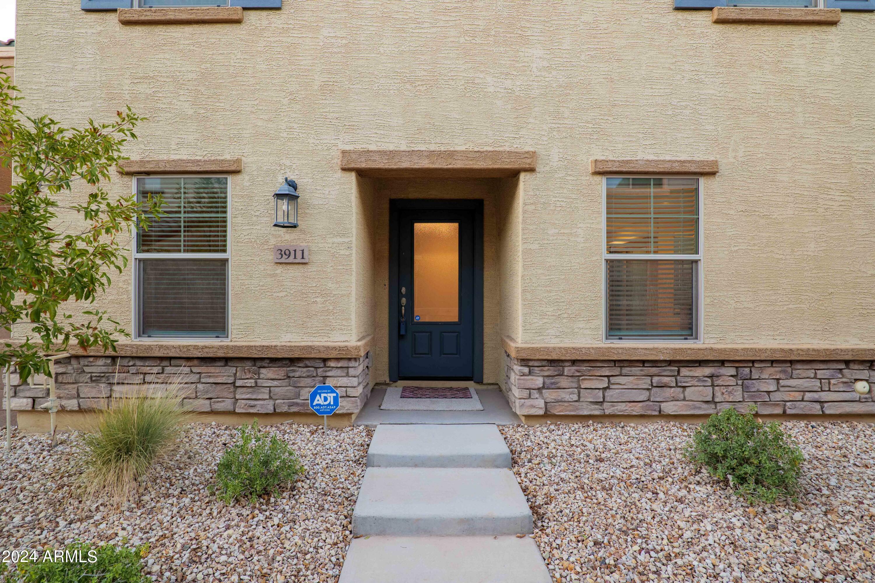 Property Photo:  3911 S 79th Lane  AZ 85043 