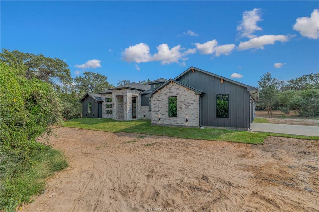 Property Photo:  4374 Berkshire  TX 77856 