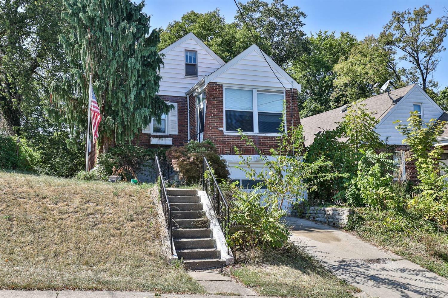 1637 Tuxworth Avenue  Cincinnati OH 45238 photo