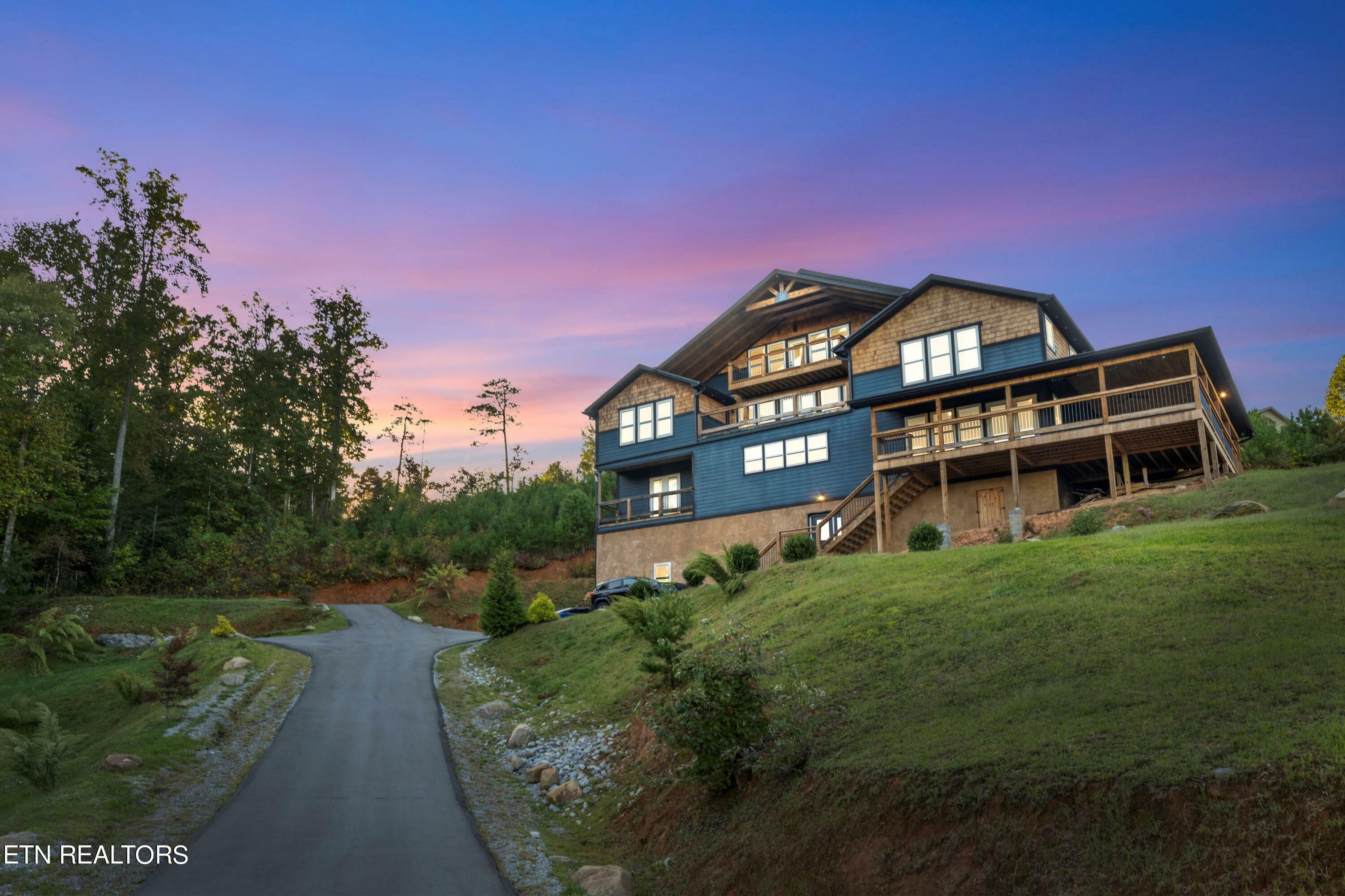 320 Elbow Lane  Gatlinburg TN 37738 photo