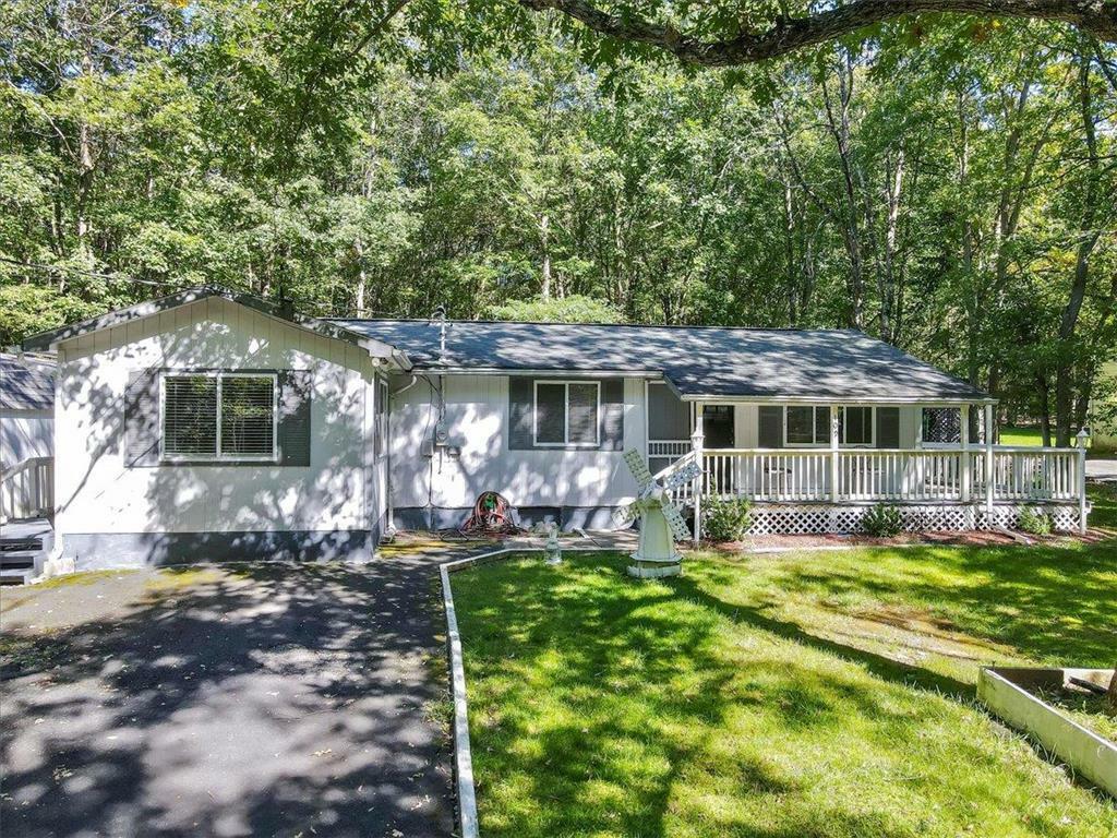 Property Photo:  109 Sassafras Road  PA 18210 