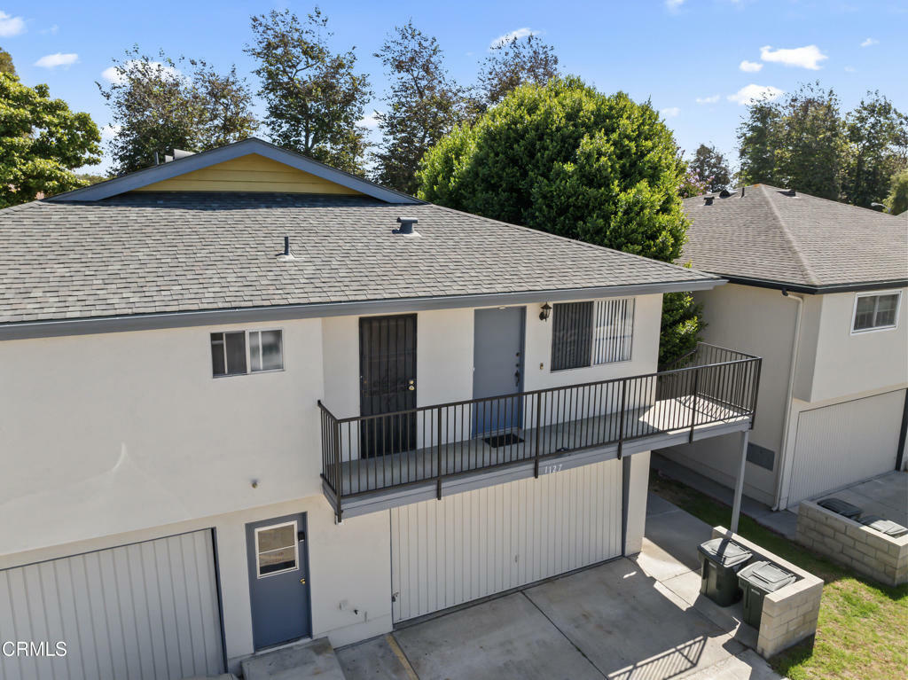 Property Photo:  1127 Saratoga Avenue  CA 93003 