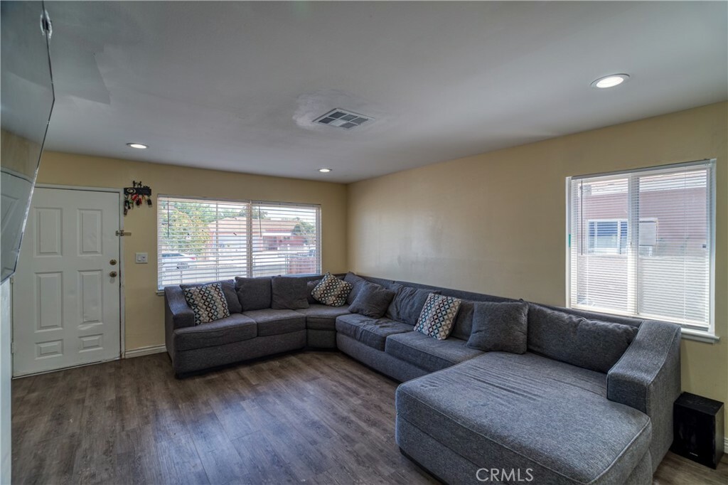 Property Photo:  38657 Glenbush Avenue  CA 93550 