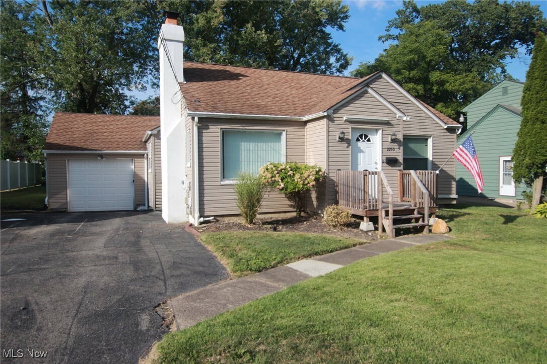 Property Photo:  2260 Renwick Drive  OH 44514 