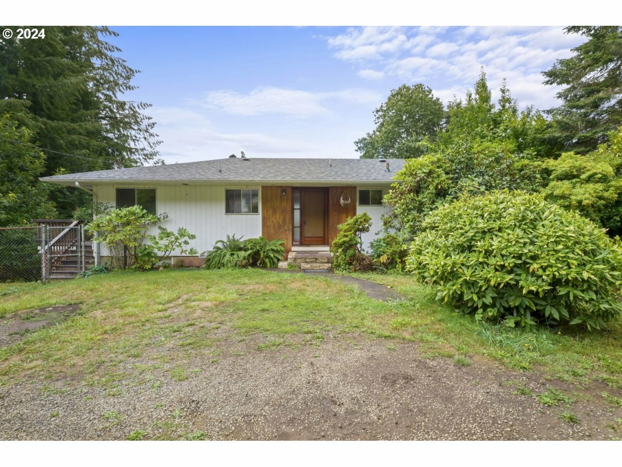 Property Photo:  11832 Alder Ave  OR 97453 