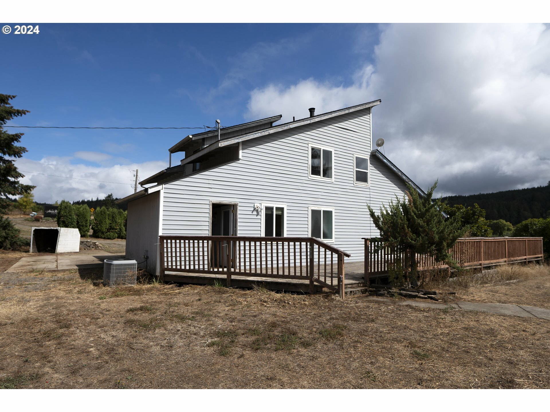 Property Photo:  27004 Briggs Hill Rd  OR 97405 