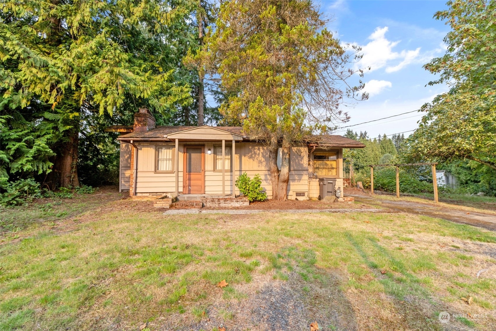 Property Photo:  20814 Locust Way  WA 98036 