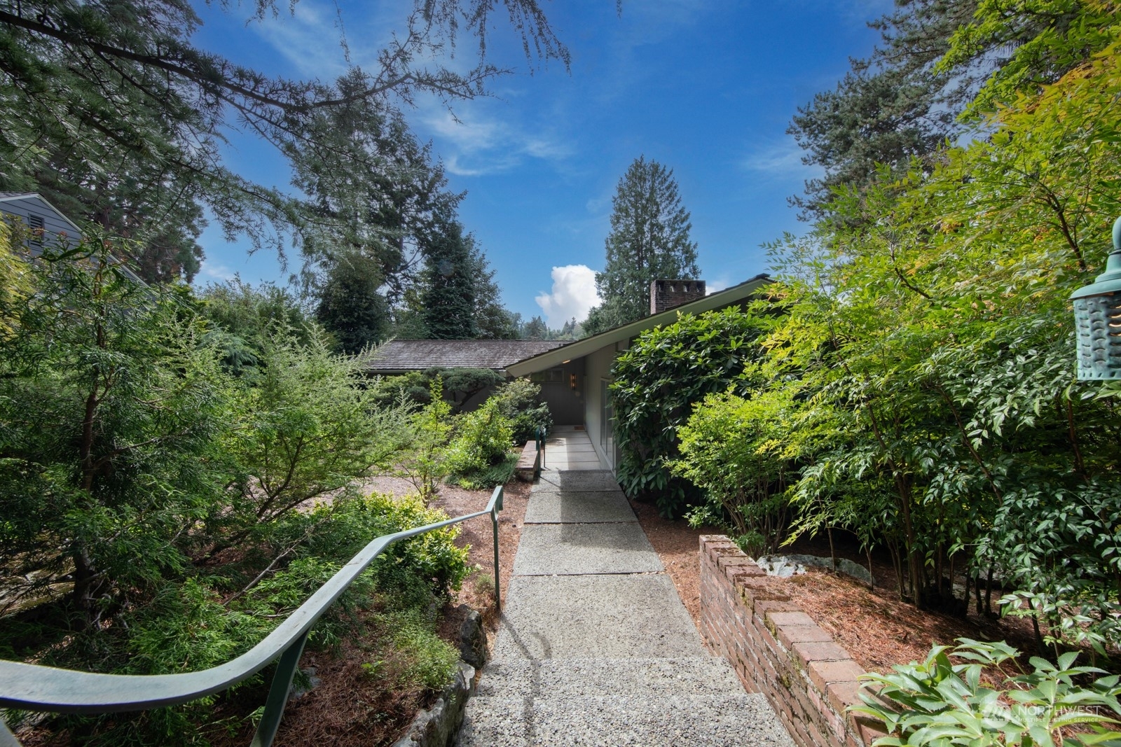 Property Photo:  5519 NE Windermere Road  WA 98105 