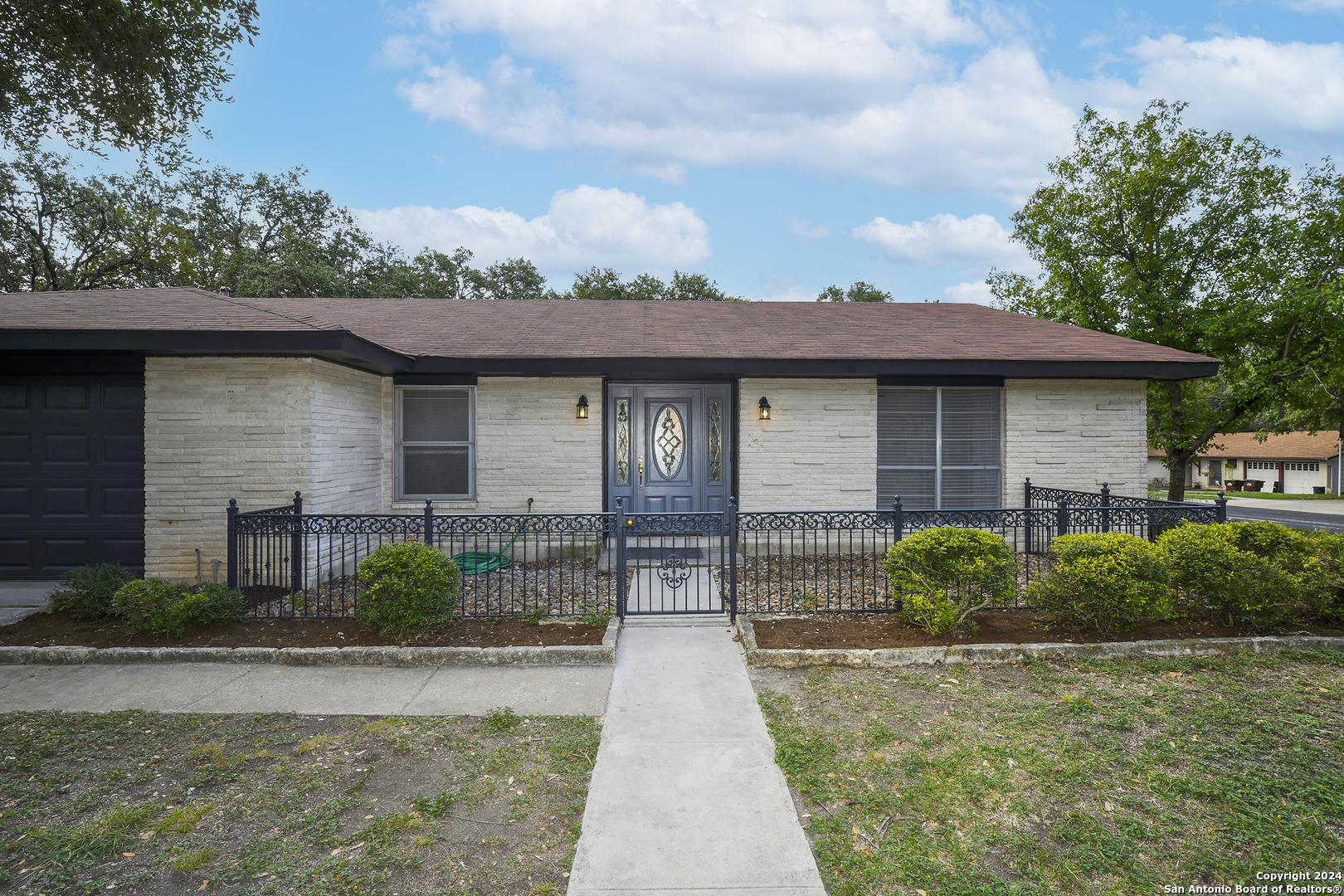 Property Photo:  6902 Forest Park  TX 78240 