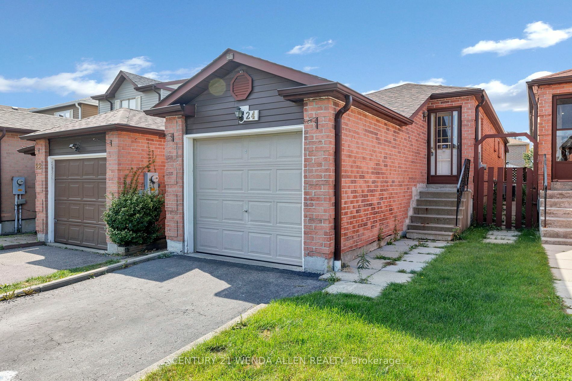 Photo de la propriété:  24 Lady Bower Cres  ON M1B 4R2 