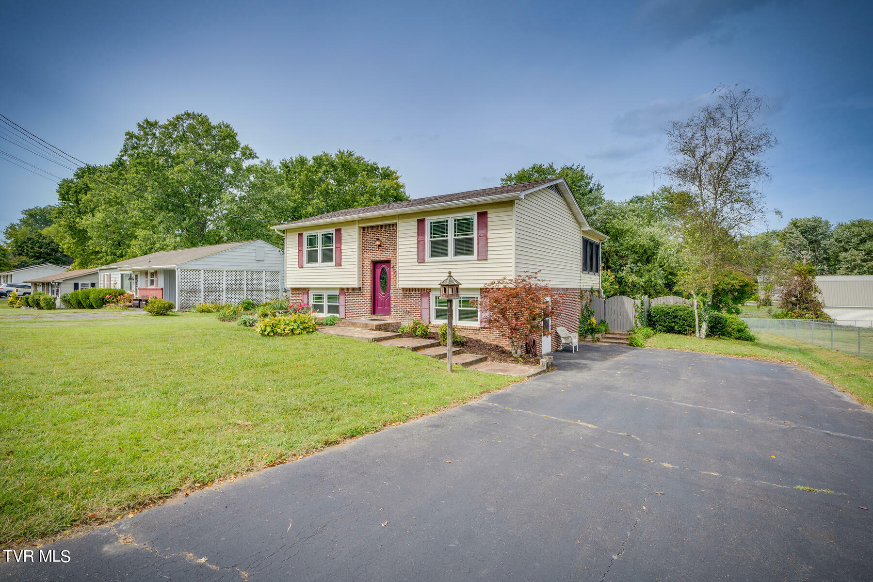 Property Photo:  404 Pleasant Grove Road  TN 37618 