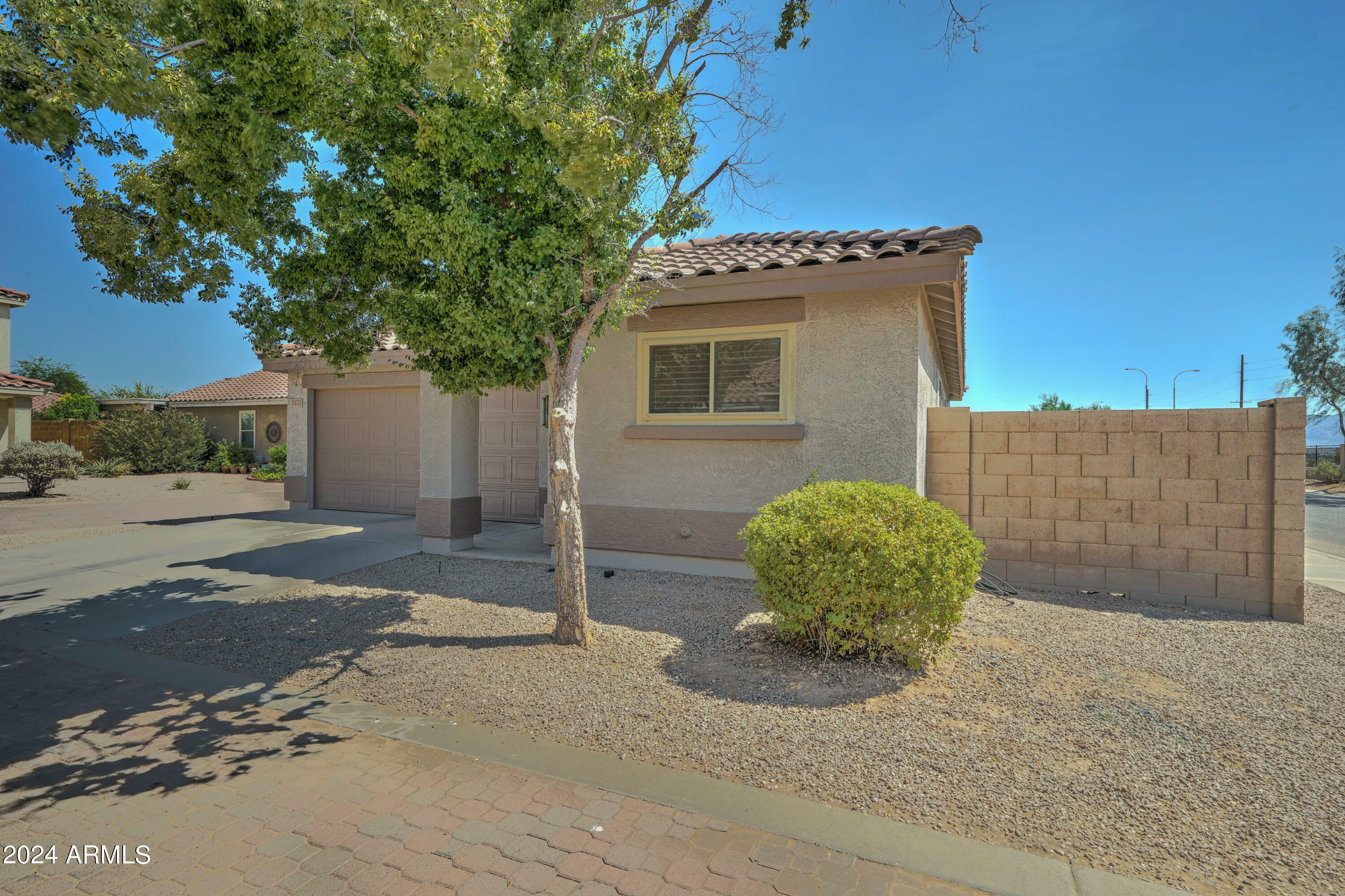 Property Photo:  2432 E Gleneagle Drive  AZ 85249 