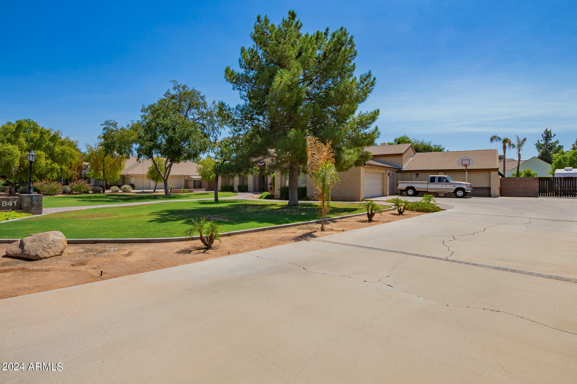 Property Photo:  841 E Juanita Avenue  AZ 85234 