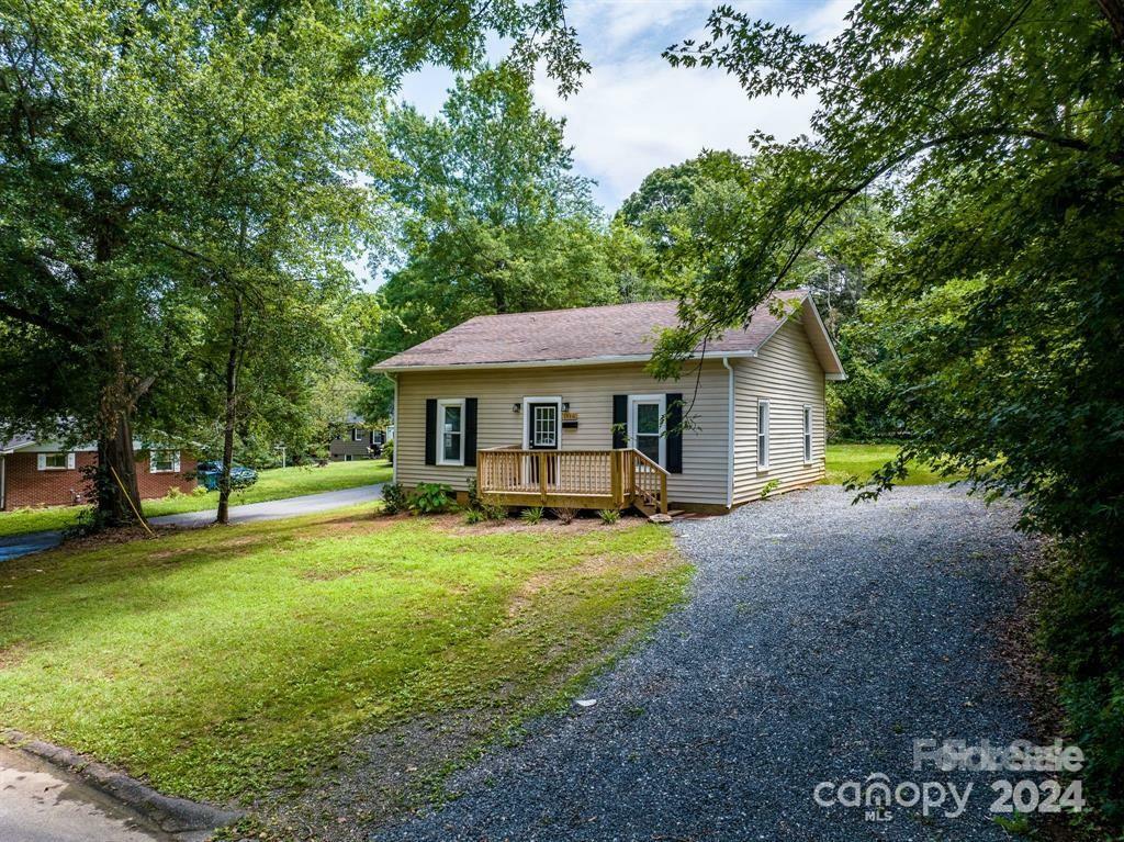 Property Photo:  1586 3rd Street Drive NE  NC 28601 