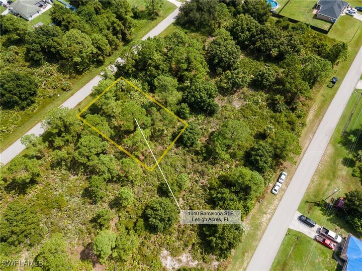 Property Photo:  1040 Barcelona Street E  FL 33974 