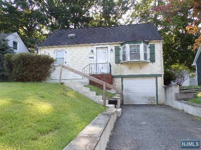 Property Photo:  274 Saint Cloud Avenue  NJ 07052 