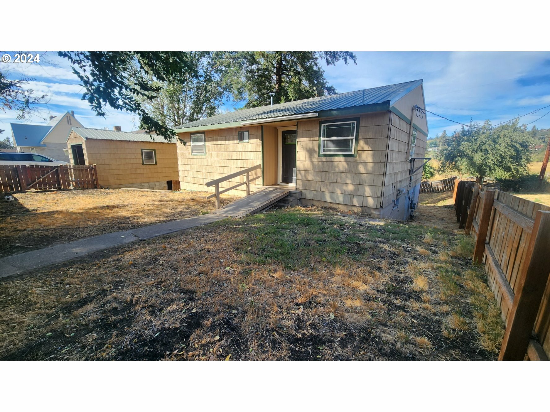 221 NW 2nd St  Goldendale WA 98620 photo