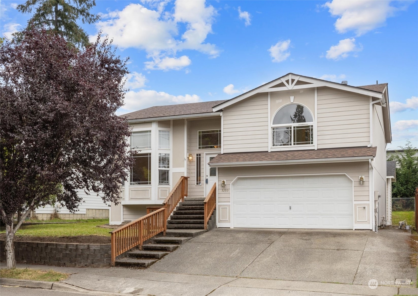 Property Photo:  3203 127th Avenue NE  WA 98258 