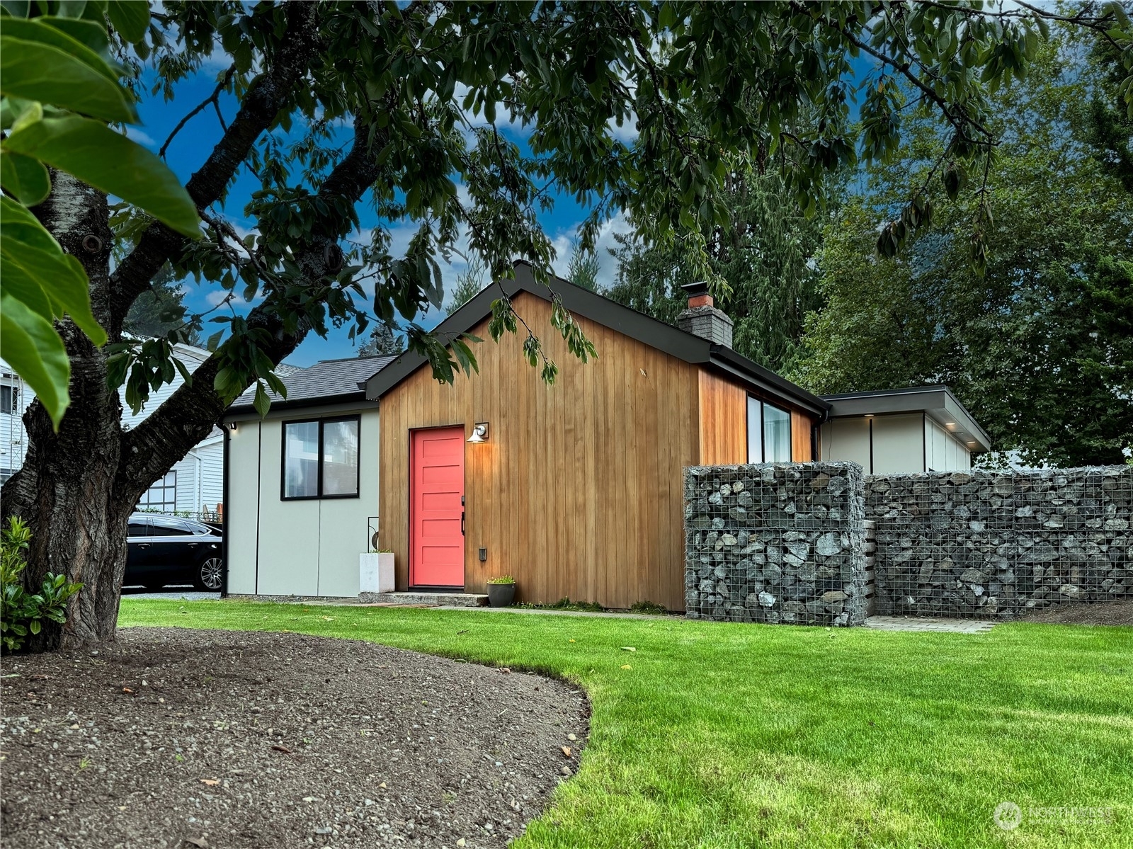 Property Photo:  2220 Monroe Avenue  WA 98203 