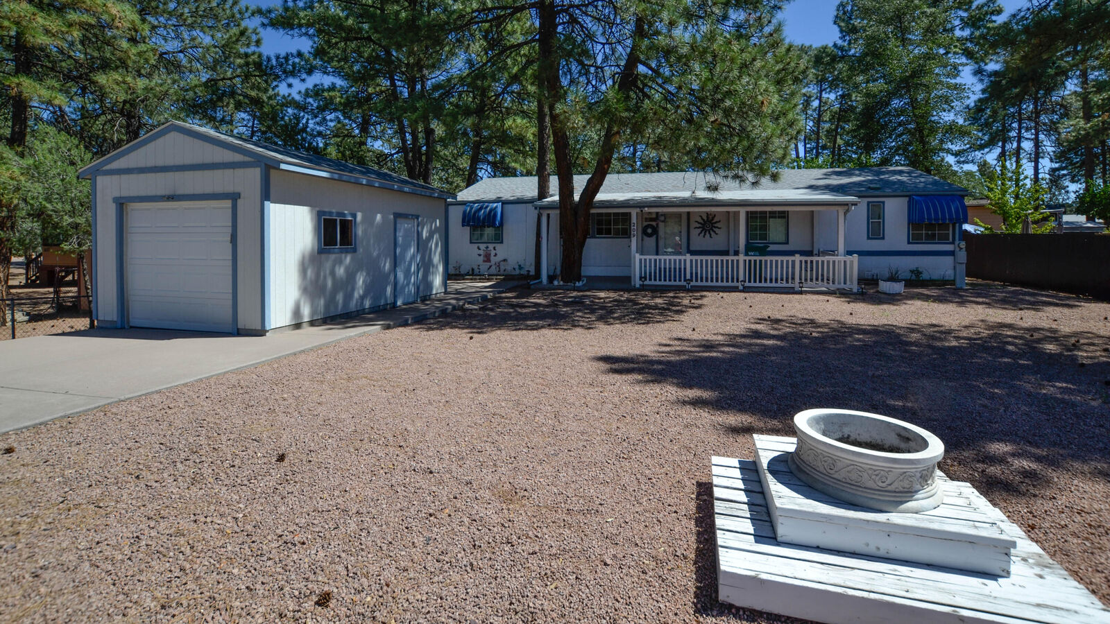 Property Photo: 209 N Manzanita Drive AZ 85541