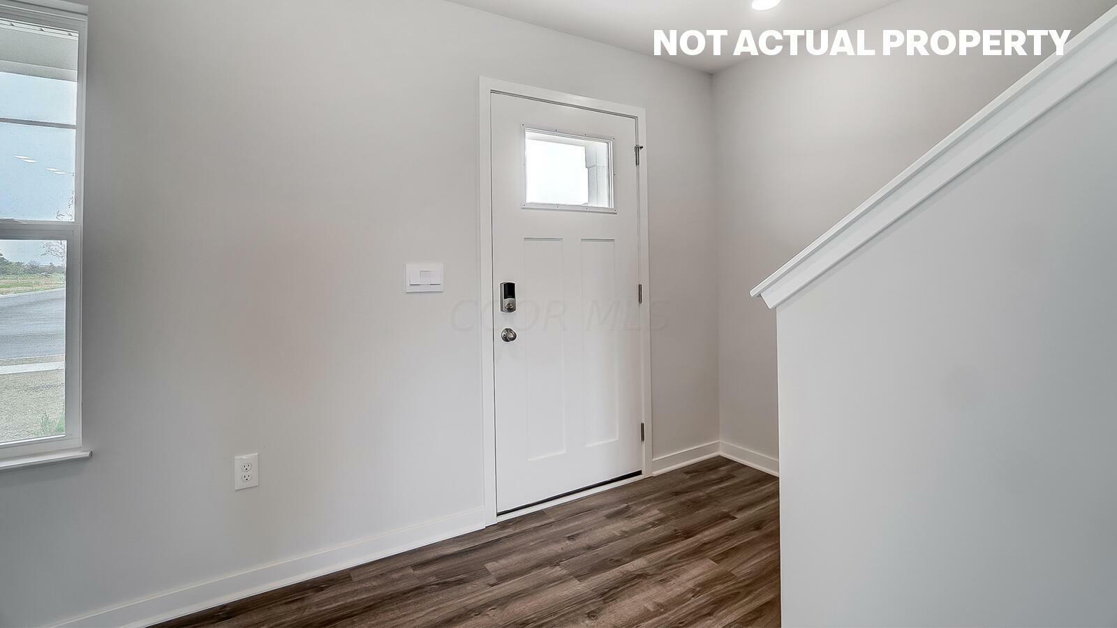 Property Photo:  560 Hemingway Avenue  OH 43136 