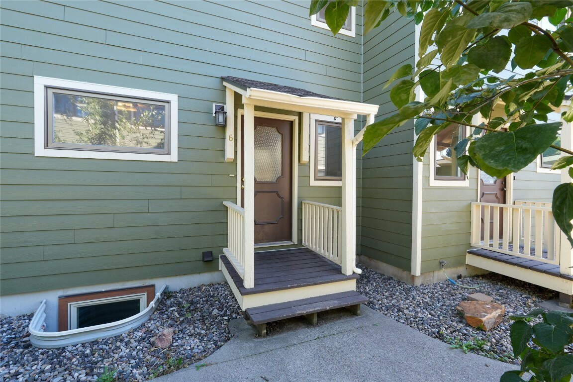 Property Photo:  122 S 15th Avenue 6  MT 59715 