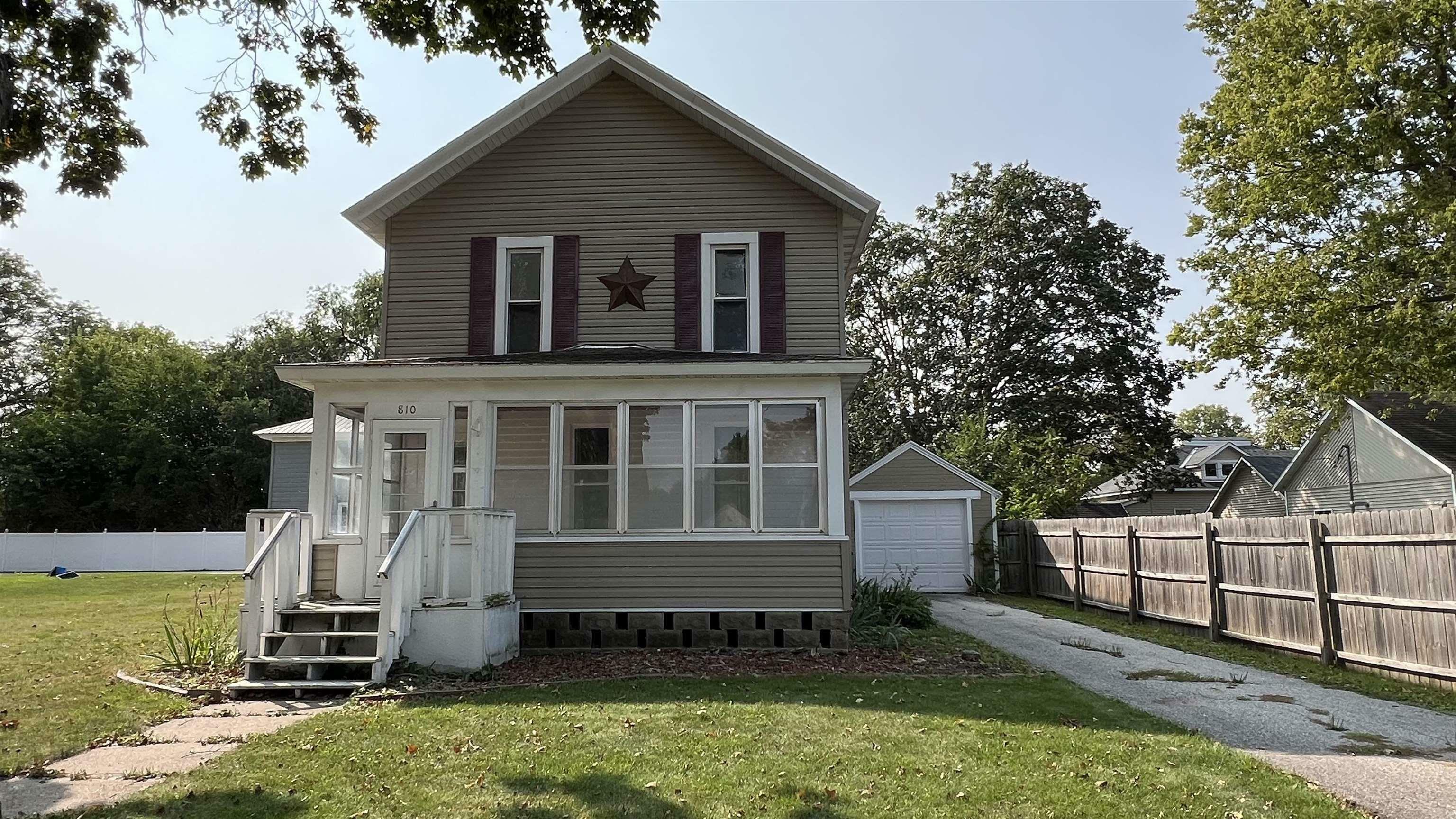 Property Photo: 810 Main Street IA 50658