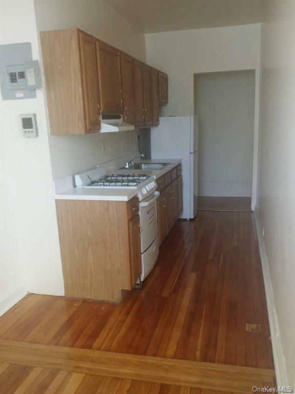 Property Photo:  88 Lincoln Avenue 1B  NY 10803 