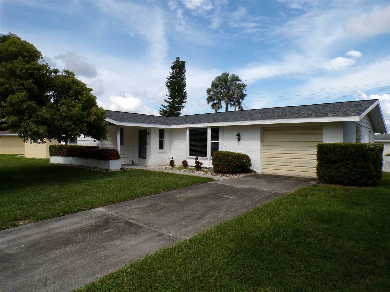 Property Photo:  6619 Bowline Drive  FL 34231 