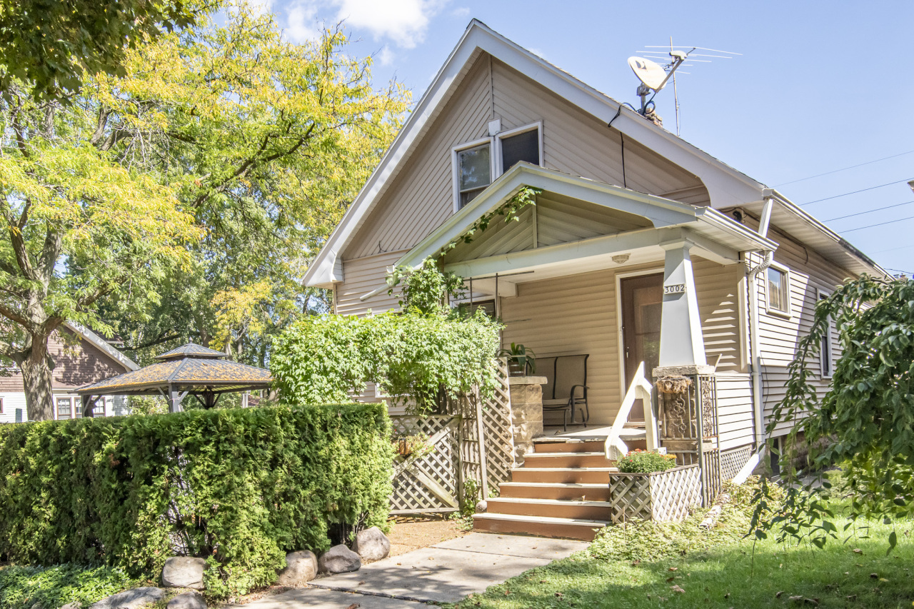 Property Photo:  3002 S 44th St  WI 53219 