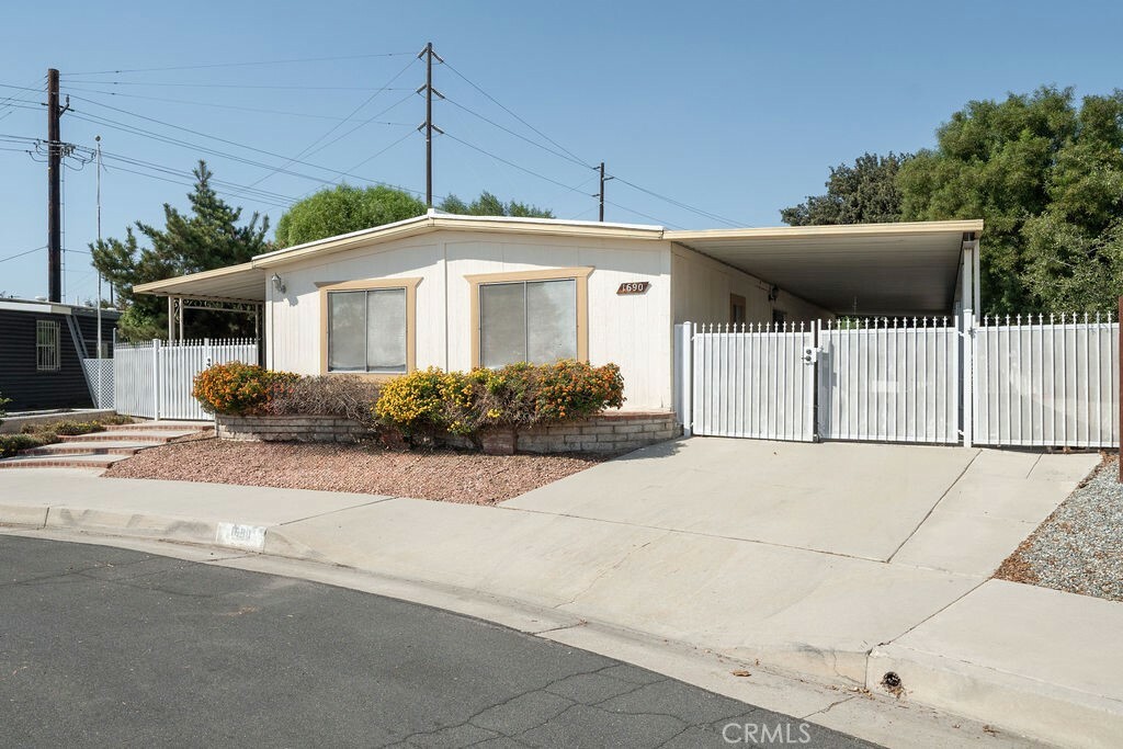 Property Photo:  1690 Carlotta Drive  CA 92543 