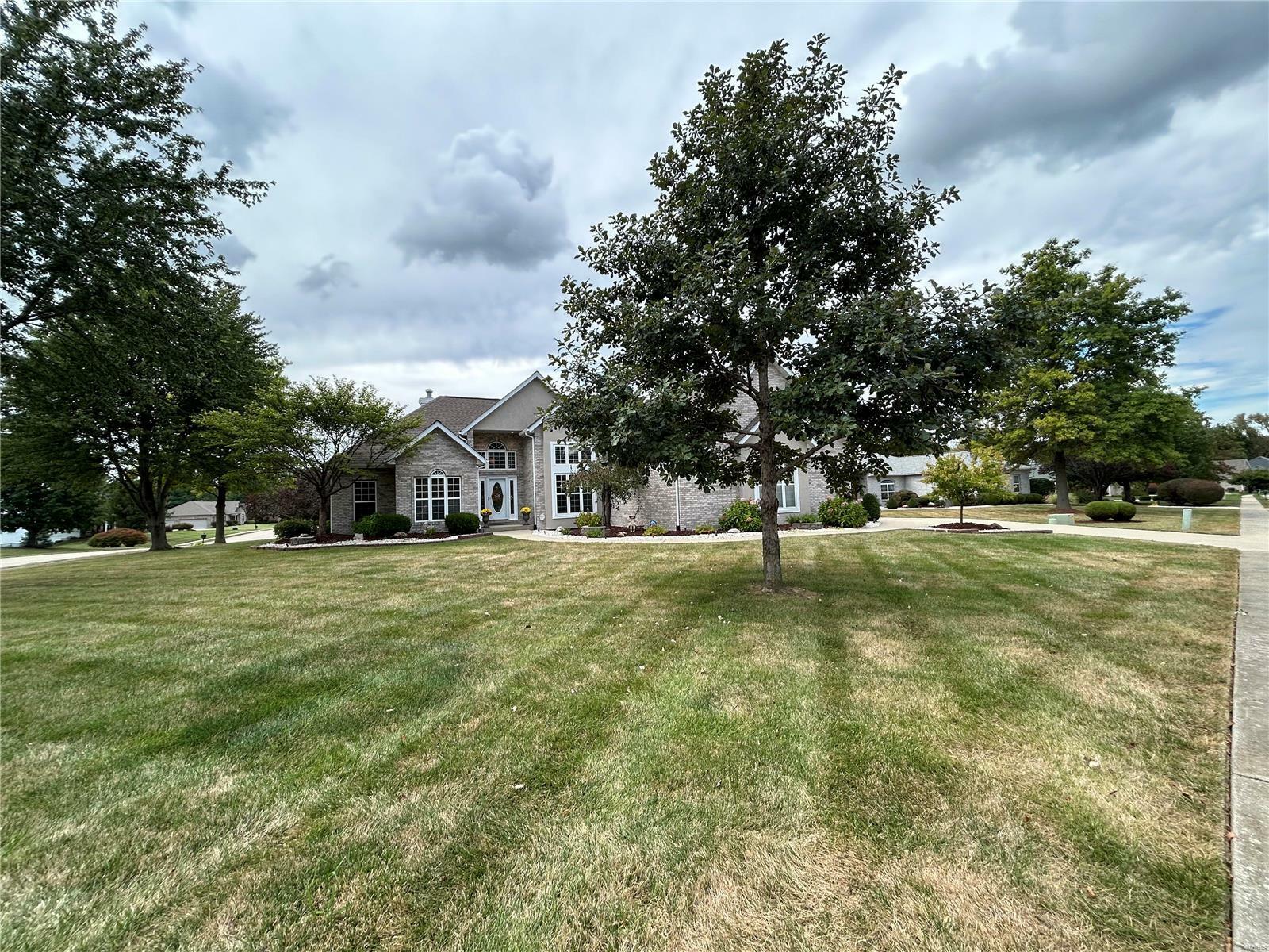 Property Photo:  9 Fox Mill Drive  IL 62062 