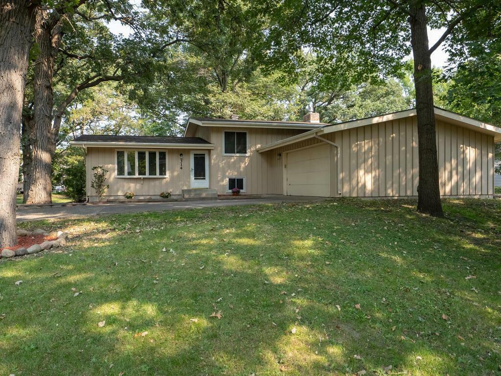 Property Photo:  314 Douglas Drive  MN 55313 