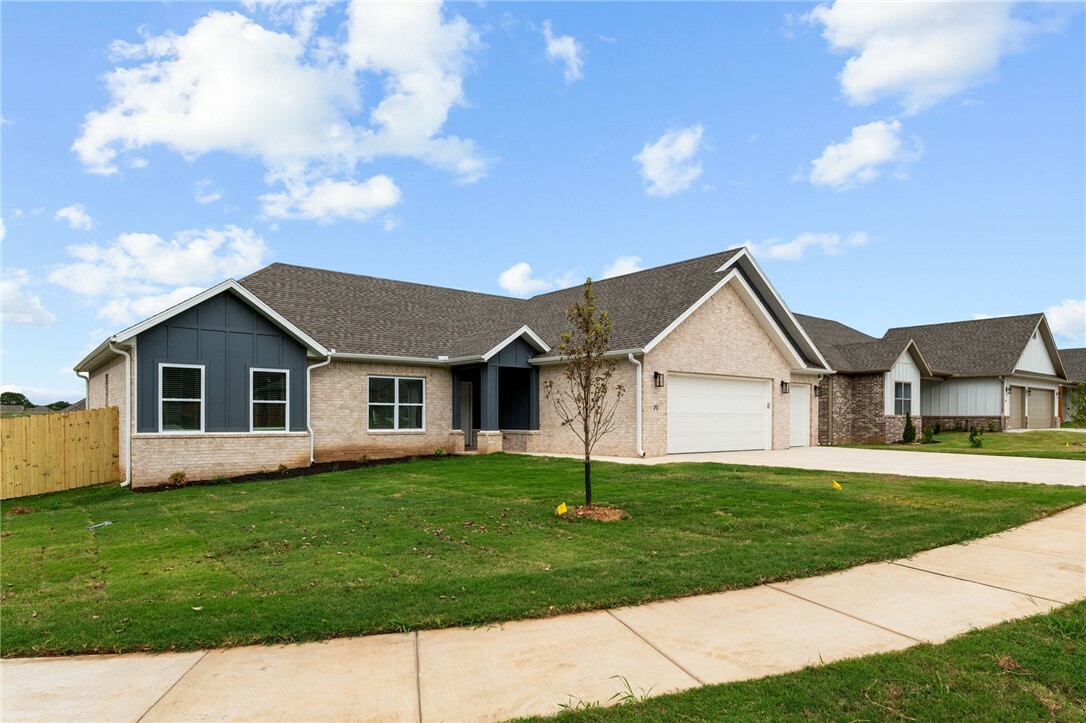 Property Photo:  71 N Sheep Dog  AR 72730 