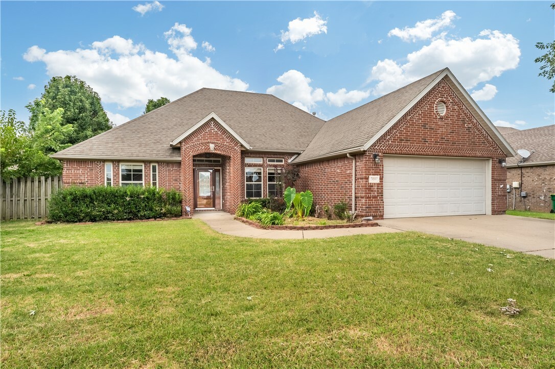 Property Photo:  1211 Coventry Lane  AR 72719 